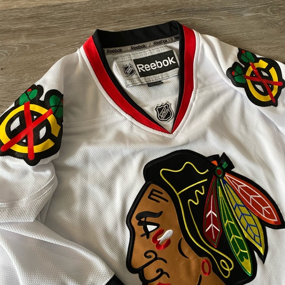 *SOLD* CHICAGO BLACKHAWKS THROWBACK REEBOK JERSEY - Picture 6 of 10